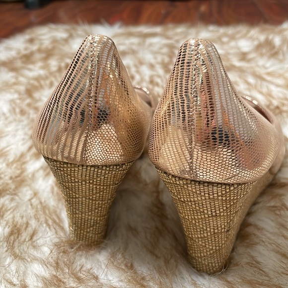 Lilly Pulitzer metallic leather peeptoe wedge - Picture 7 of 8